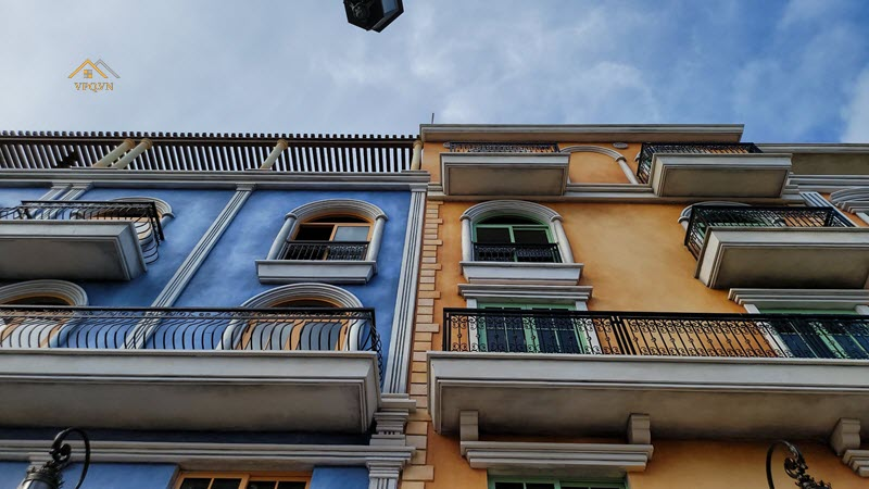 Theming giả cổ 9 lớp Shophouse The Center Địa Trung Hải